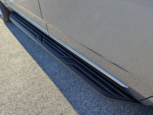 Used 2021 GMC Yukon SLT w/ SLT Luxury Plus Package image 13