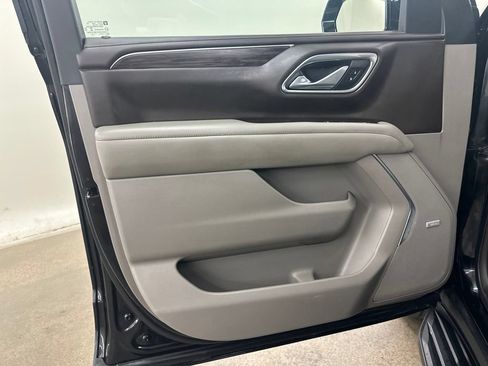 Used 2021 Chevrolet Suburban LT AWD/4WD image 37