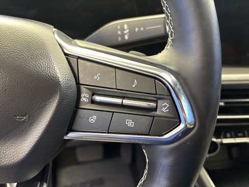 Used 2026 Chevrolet Traverse LT w/ Driver Confidence Package FWD image 16