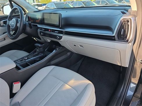 Certified 2024 Kia Sorento S w/ Panoramic Sunroof Package image 13