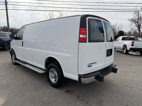 Used 2024 Chevrolet Express 2500 w/ Driver Convenience Package image 4
