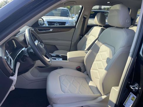 Certified 2026 Volkswagen Atlas SE w/ Panoramic Sunroof Package FWD image 17