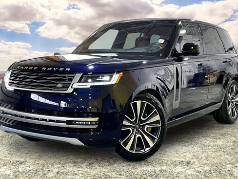 Used 2023 Land Rover Range Rover SE AWD/4WD image 3