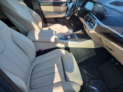Used 2022 BMW X5 xDrive45e w/ Climate Comfort Package image 3