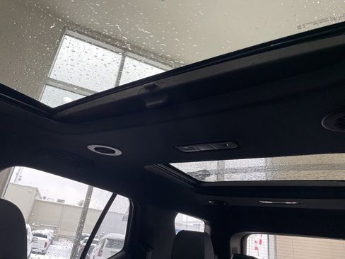 Used 2023 Chevrolet Traverse High Country image 29