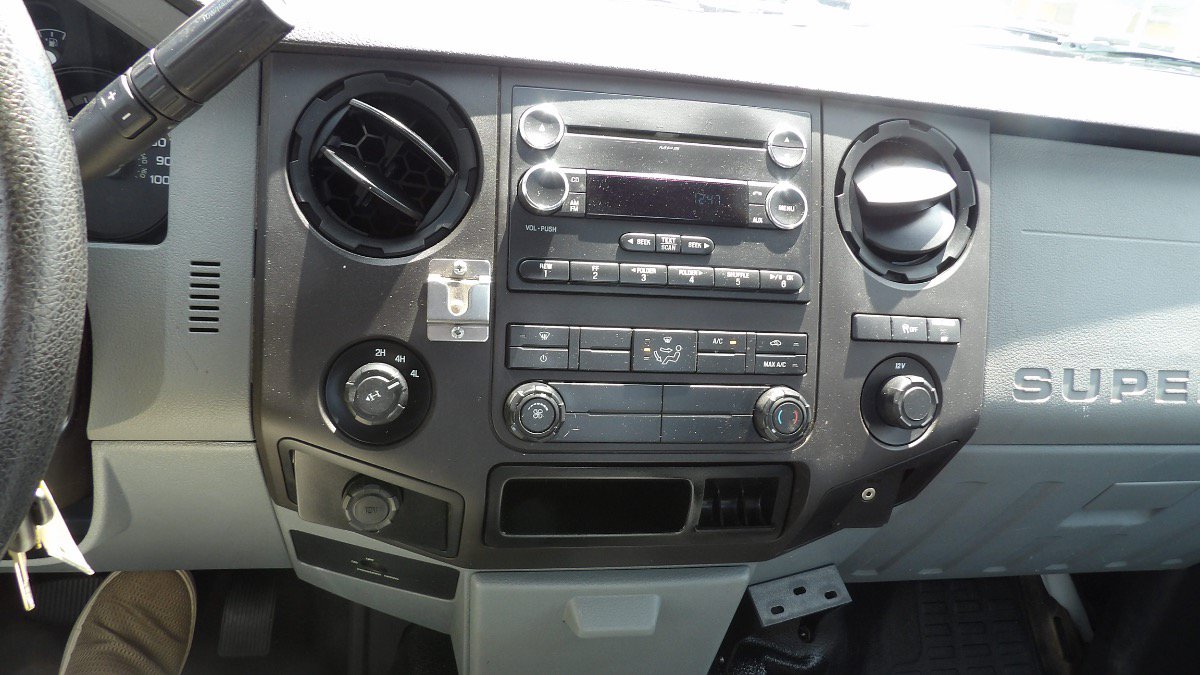 Used 2015 Ford F250 XL AWD/4WD image 11