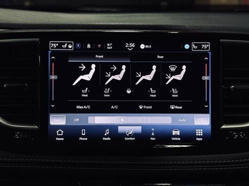 Used 2025 Chrysler Pacifica Limited FWD image 46