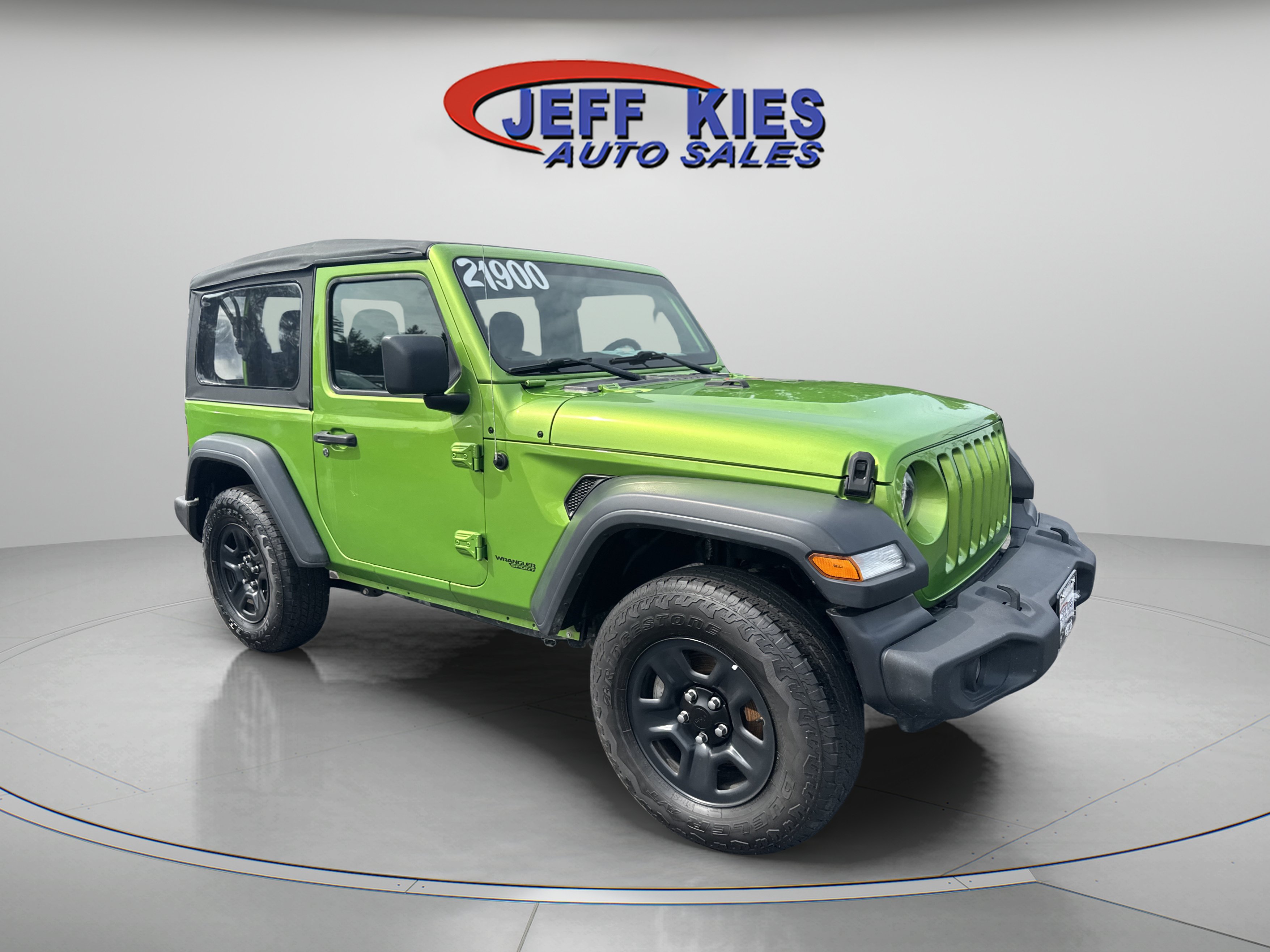 Used 2019 Jeep Wrangler Sport AWD/4WD image 3