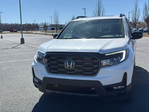 Used 2023 Honda Passport TrailSport image 14