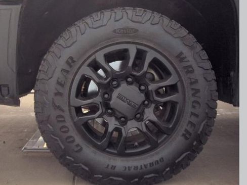 Used 2024 GMC Sierra 2500 SLE AWD/4WD image 16