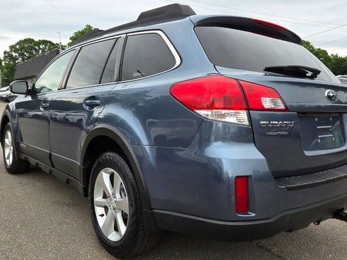 Used 2013 Subaru Outback 2.5i Limited w/ Moonroof Pkg AWD/4WD image 11