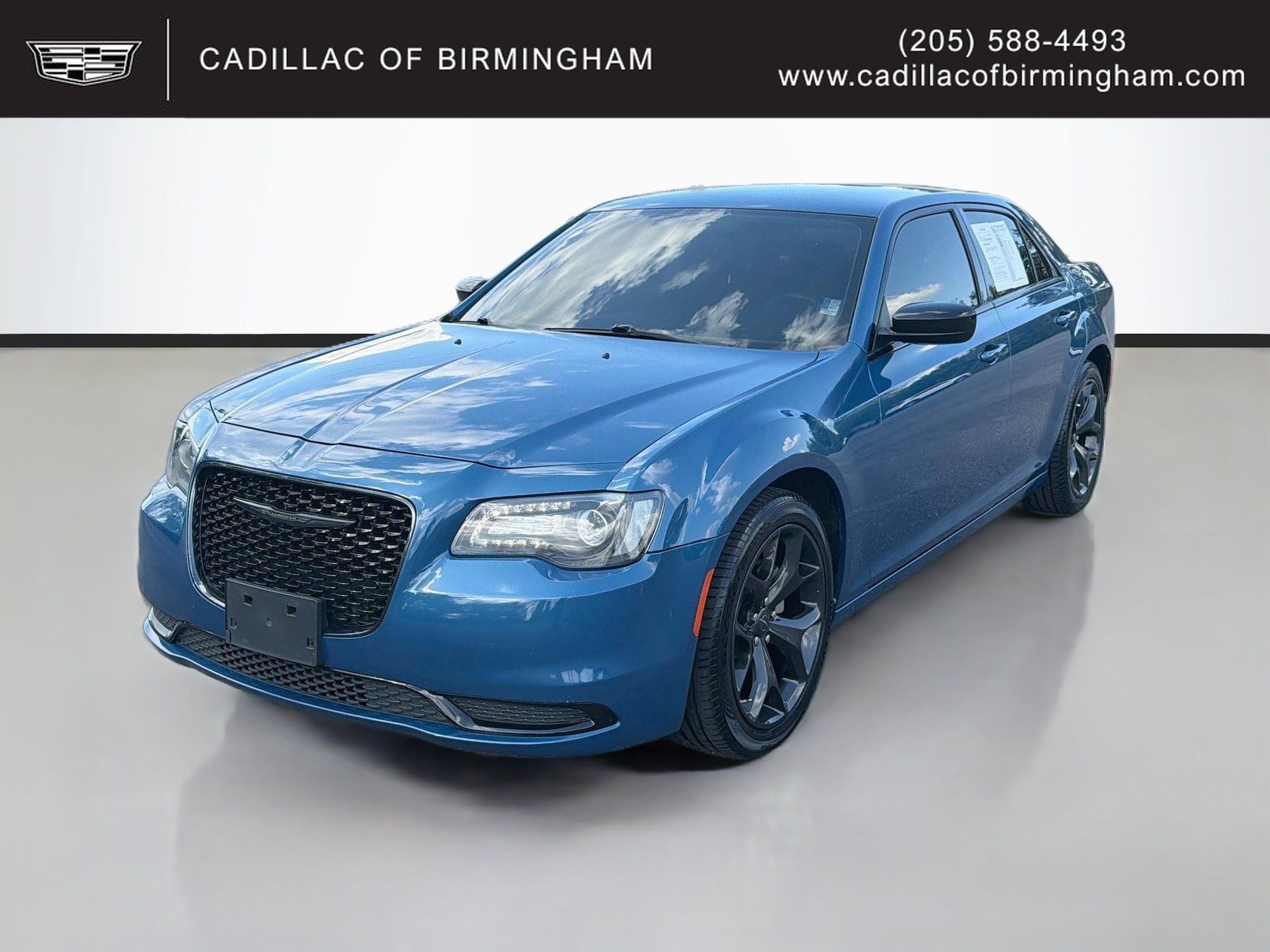 Used 2022 Chrysler 300 Touring w/ Sport Appearance Package RWD image 1