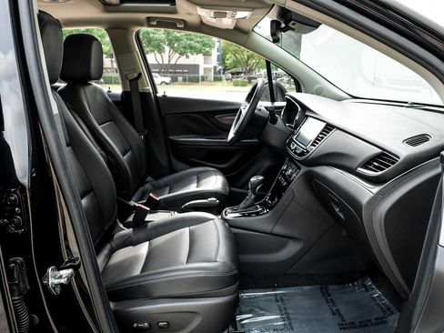 Used 2019 Buick Encore Essence w/ Experience Buick Package FWD image 32