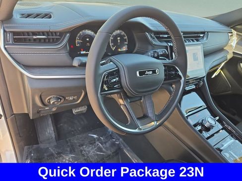 New 2025 Jeep Grand Cherokee Overland w/ Trailer Tow Package AWD/4WD image 11