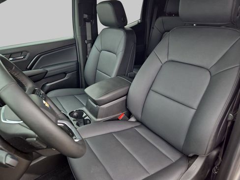 Used 2024 Chevrolet Colorado LT w/ LT Convenience Package III AWD/4WD image 17