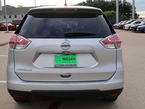 Used 2016 Nissan Rogue S FWD image 7