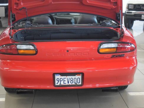 Used 2002 Chevrolet Camaro Z28 RWD image 31