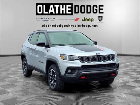 Certified 2025 Jeep Compass Trailhawk AWD/4WD image 31