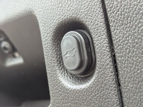 Used 2019 GMC Yukon SLT image 33