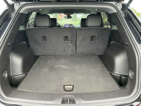 Used 2023 Chevrolet Blazer LT FWD image 31
