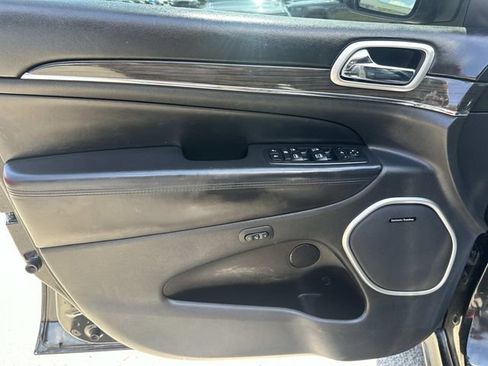 Used 2015 Jeep Grand Cherokee High Altitude AWD/4WD image 18