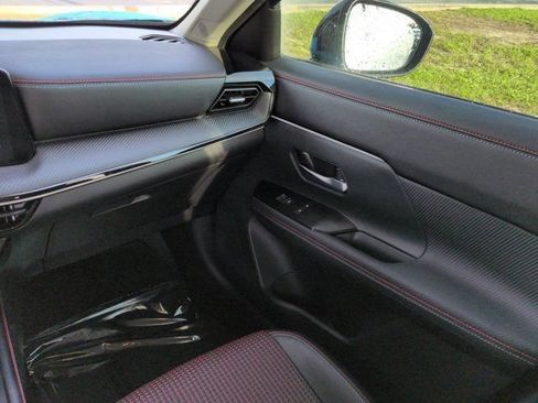 Used 2025 Nissan Kicks SR FWD image 16