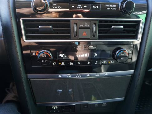 Used 2021 Nissan Armada SV image 22