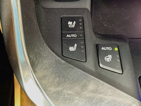 Used 2022 Lexus LX 600 4WD w/ Interior Upgrade Package image 21
