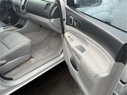 Used 2011 Toyota Tacoma PreRunner w/ TRD Sport Pkg image 20