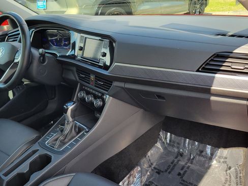 Certified 2023 Volkswagen Jetta SE image 42