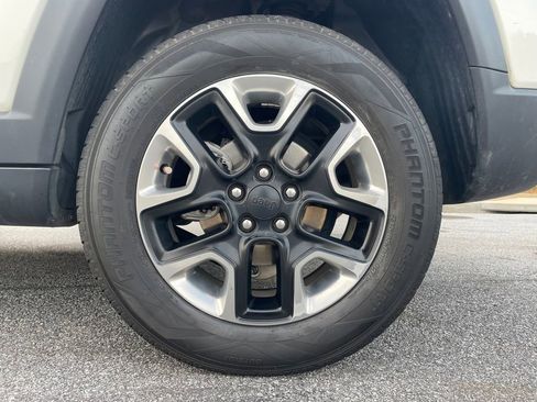 Used 2017 Jeep Compass Trailhawk w/ Leather Interior Group image 8