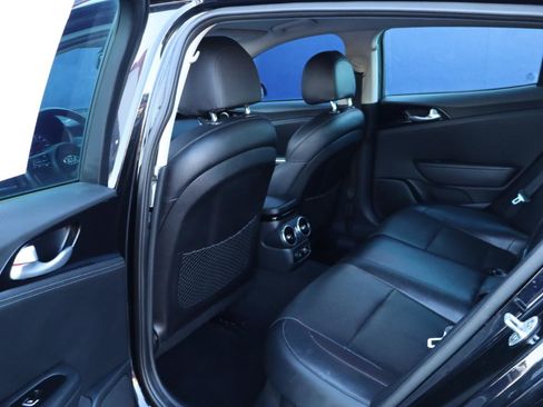 Used 2018 Kia Stinger image 28