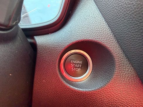 Used 2023 Toyota Corolla Cross LE FWD image 38