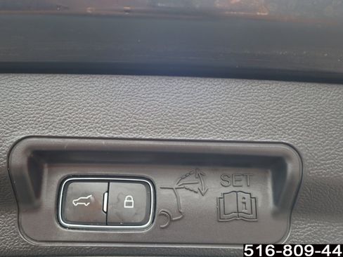 Used 2022 Ford Explorer Limited image 36