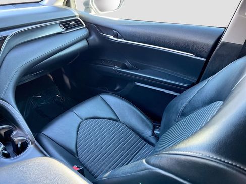 Used 2022 Toyota Camry SE w/ Carpet Mat Package (TMS) AWD/4WD image 21