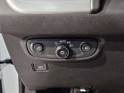 Used 2024 GMC Terrain SLT image 24