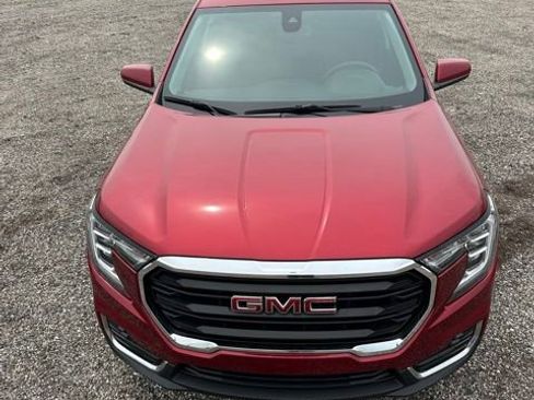 Used 2023 GMC Terrain SLE w/ Driver Convenience Package FWD image 8