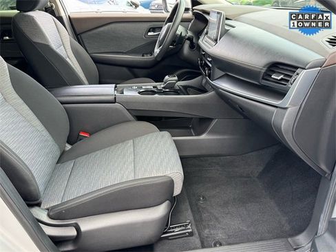 Used 2023 Nissan Rogue SV image 15