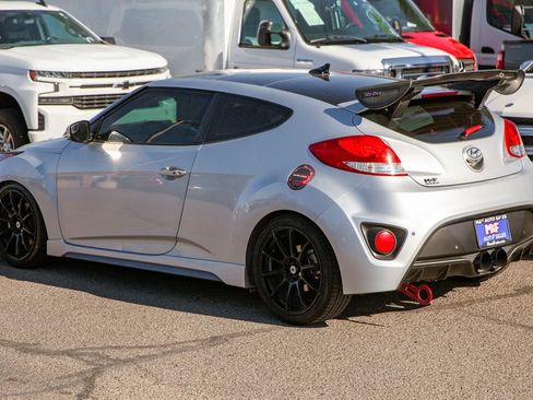 Used 2015 Hyundai Veloster Turbo w/ Option Group 04 FWD image 7