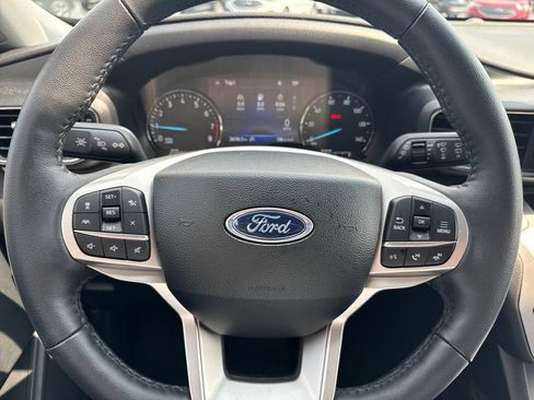 Used 2024 Ford Explorer XLT w/ Equipment Group 202A AWD/4WD image 10