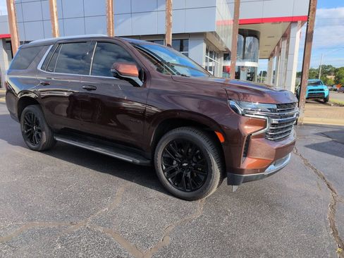 Used 2023 Chevrolet Tahoe LT w/ Luxury Package AWD/4WD image 7