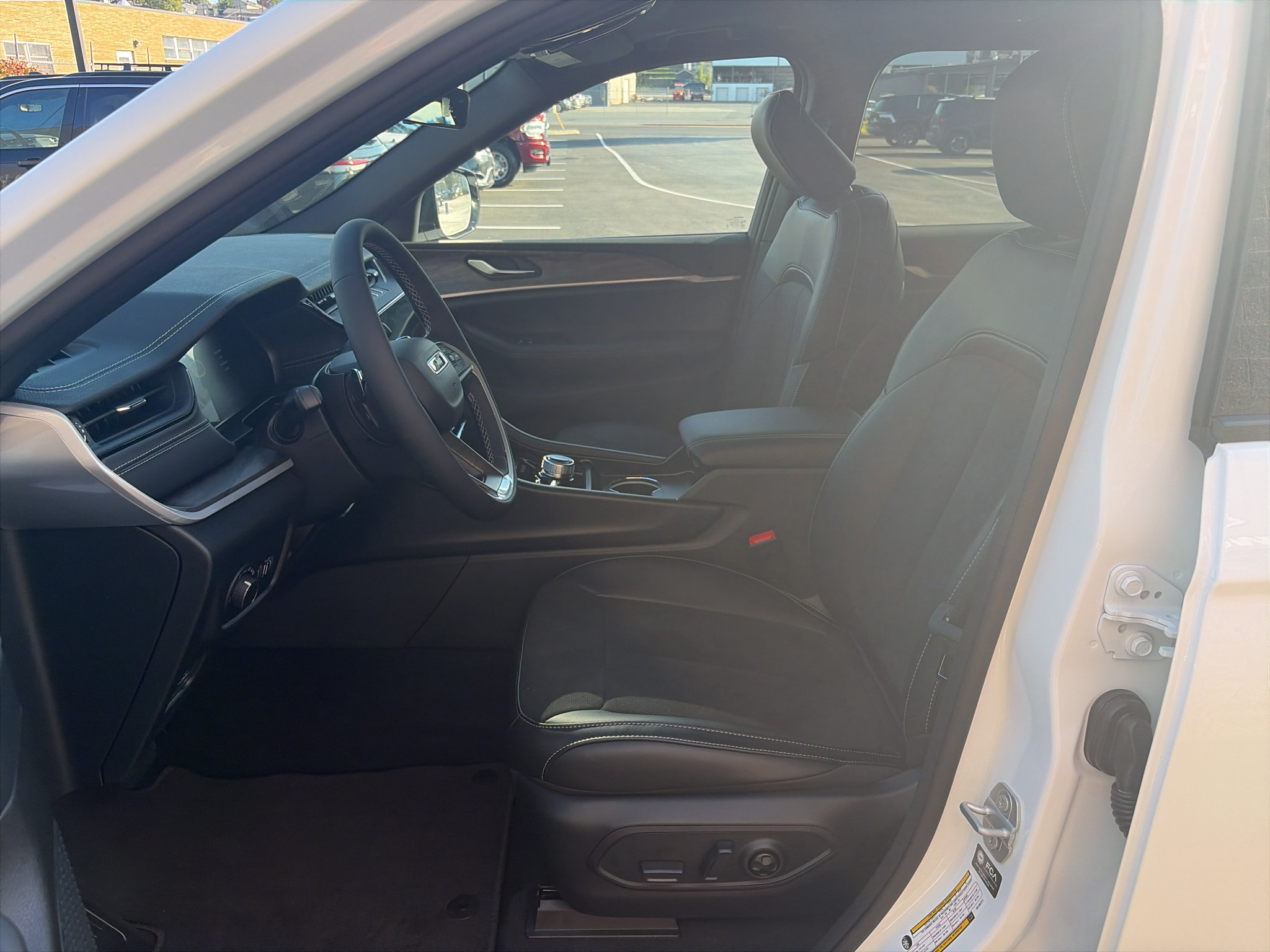 New 2027 Jeep Grand Cherokee L 4WD image 8