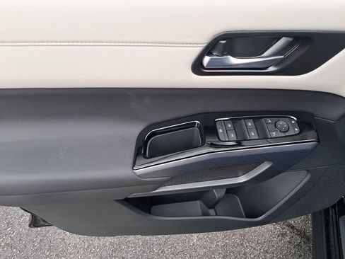 New 2025 Nissan Pathfinder SL w/ SL Premium Package image 11