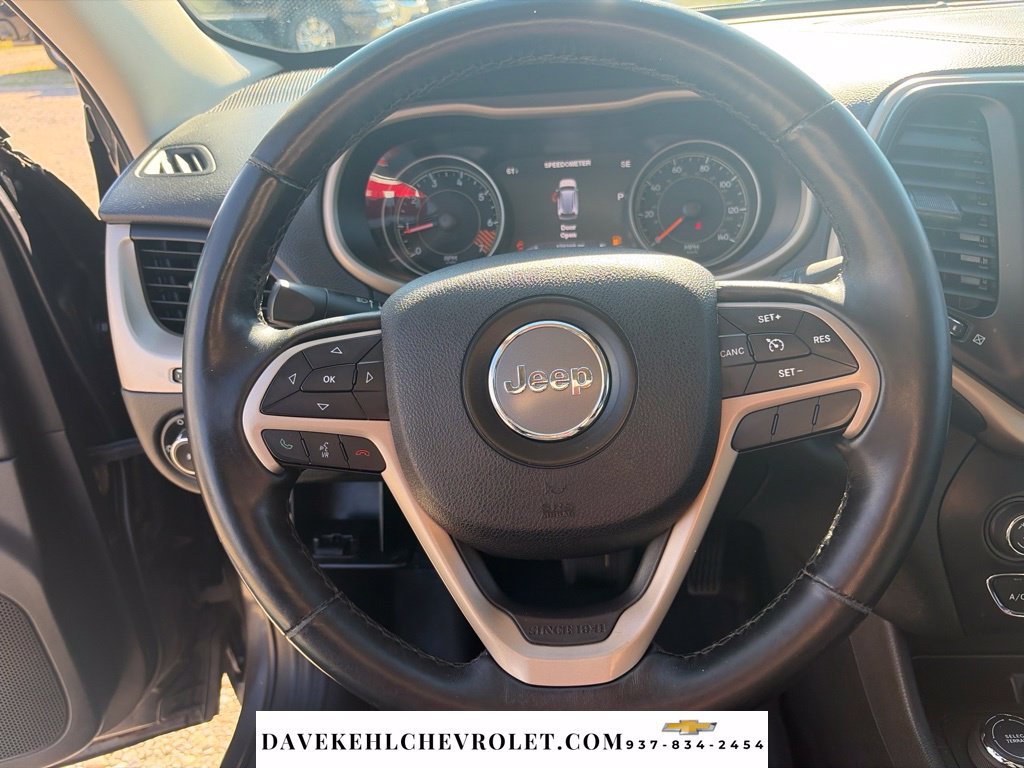 Used 2015 Jeep Cherokee Limited w/ Luxury Group AWD/4WD image 12