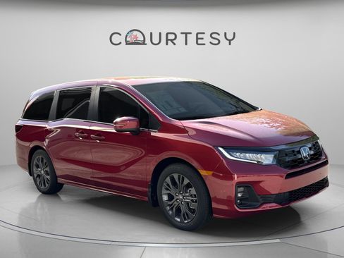 New 2026 Honda Odyssey Touring image 8