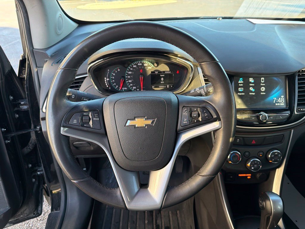 Used 2017 Chevrolet Trax LT w/ LT Convenience Package AWD/4WD image 13