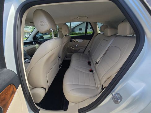 Used 2019 Mercedes-Benz GLC 300 w/ Premium Package image 13