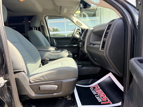 Used 2013 RAM 2500 Tradesman w/ Chrome Appearance Group image 35