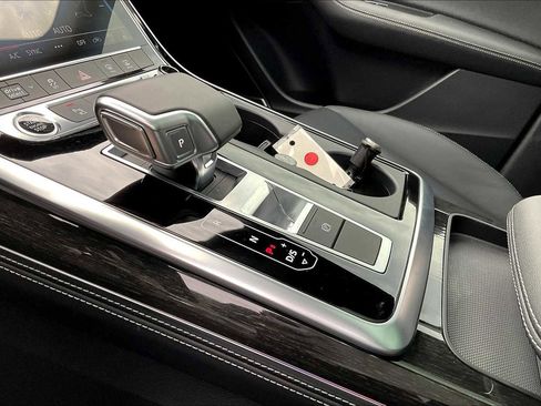 Used 2024 Audi Q8 Premium Plus w/ Premium Plus Package image 13