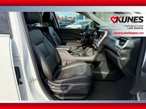 Used 2023 GMC Acadia SLT image 24